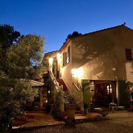 Longo Mai Bed & Breakfast Sillans-la Cascade Exterior foto