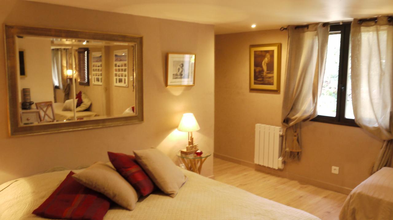 Longo Mai Bed & Breakfast Sillans-la Cascade Exterior foto