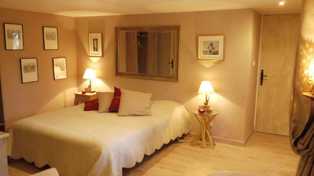 Longo Mai Bed & Breakfast Sillans-la Cascade Exterior foto