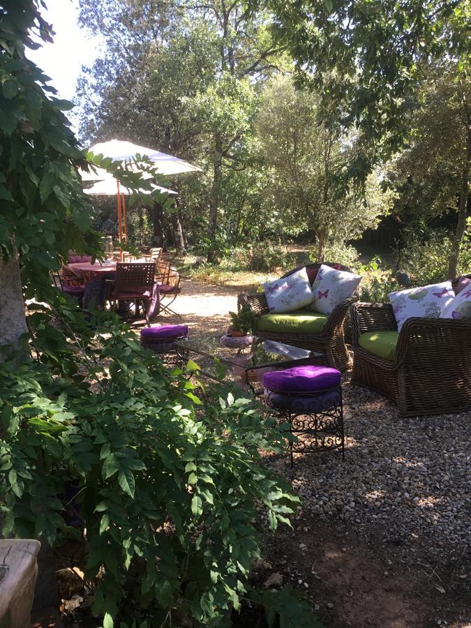 Longo Mai Bed & Breakfast Sillans-la Cascade Exterior foto