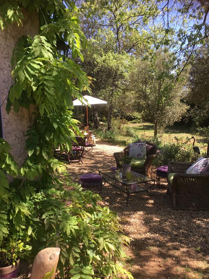 Longo Mai Bed & Breakfast Sillans-la Cascade Exterior foto