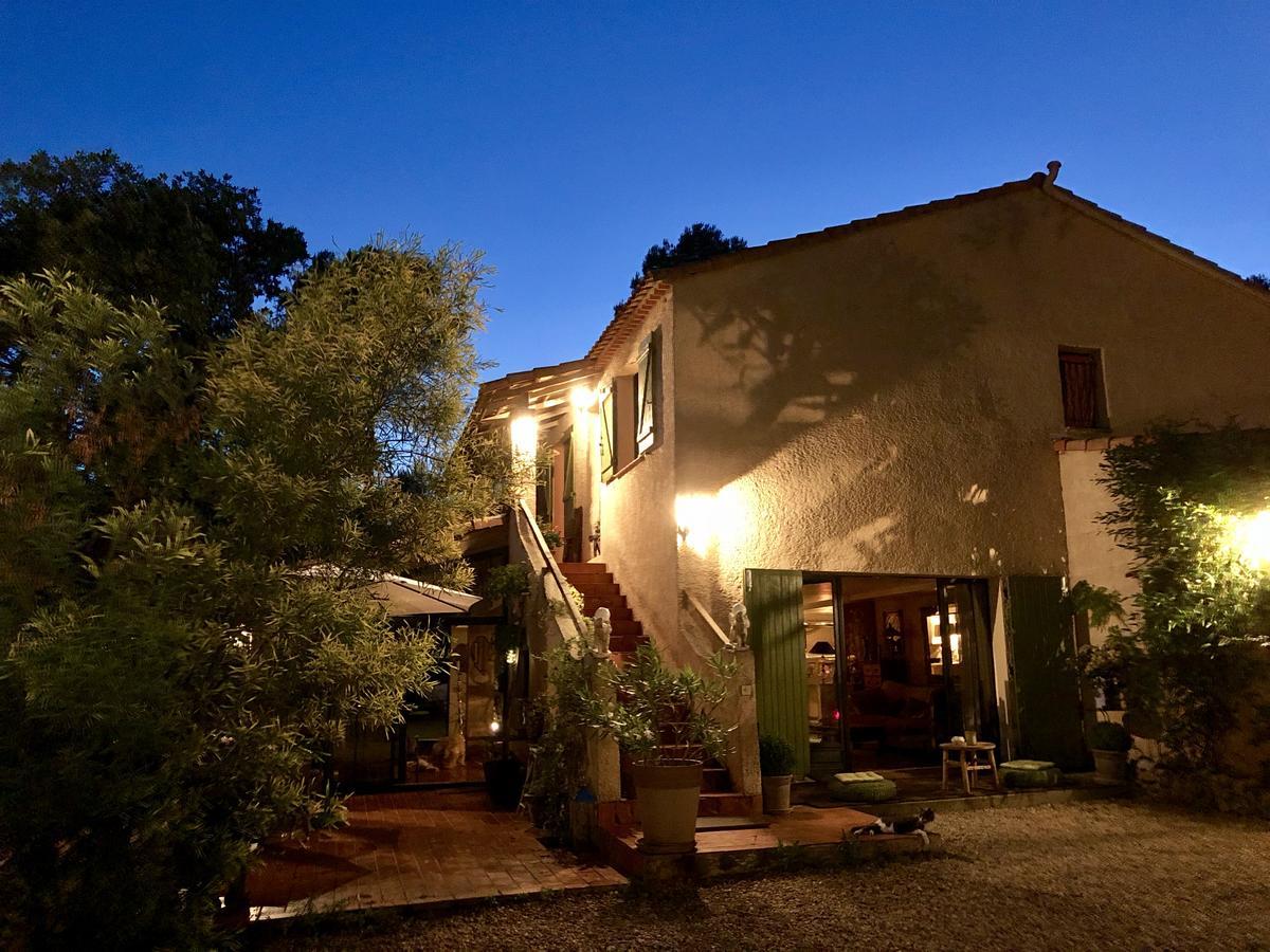 Longo Mai Bed & Breakfast Sillans-la Cascade Exterior foto